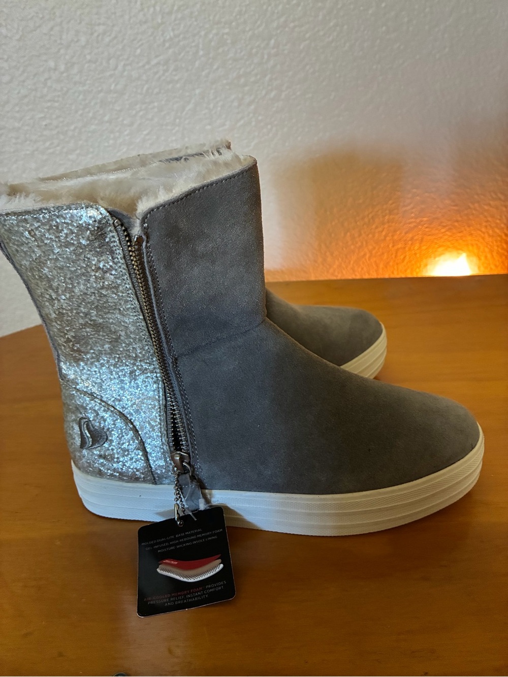 Skechers brand new Gray Suede leather Ankle Heeled Boots with White Platform Sol - Picture 3 of 6